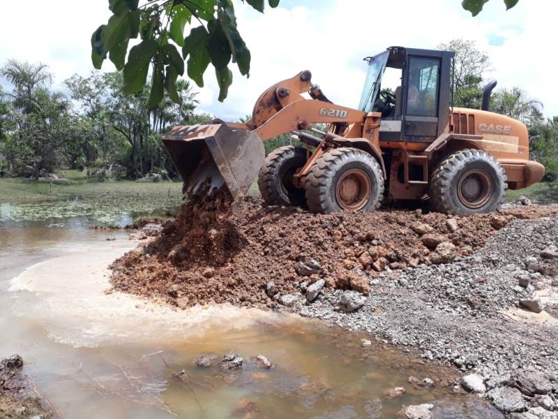 Reparos na estrada da Pedra Branca, PI do Estado, trecho que liga Cabeceira e Lagoa Alegre