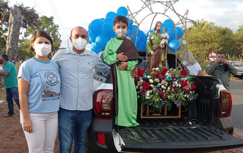 Prefeito Zé Filho e primeira dama Mônica Carvalho nas festividades de abertura dos festejos de São José
