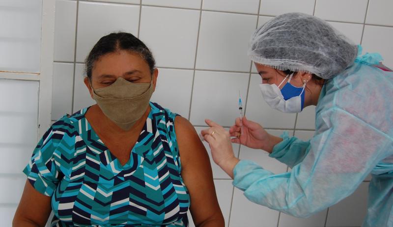 A vacinação prosseguirá até que seja esgotado o estoque existente para todas as pessoas. (Foto: Ascom/FMS)