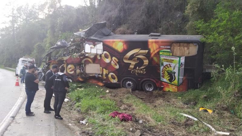 Vocalista da banda 'Garotos de Ouro' morre em acidente