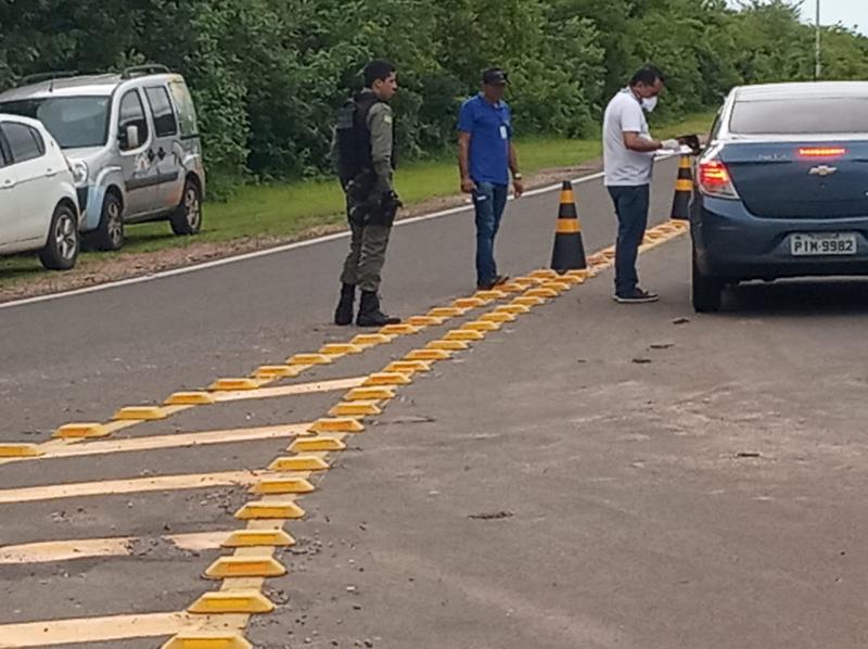 Barreira Sanitária na entrada de Cajueiro da Praia
