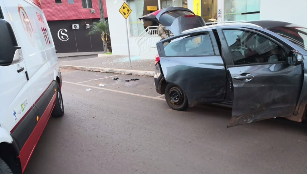 Duas agências bancárias foram alvos dos suspeitos — Foto: Reprodução/RPC