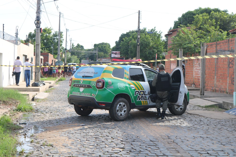 Comerciante de 37 anos é perseguido e morto a tiros na Zona Leste de Teresina — Foto: Andrê Nascimento/ g1 Piauí