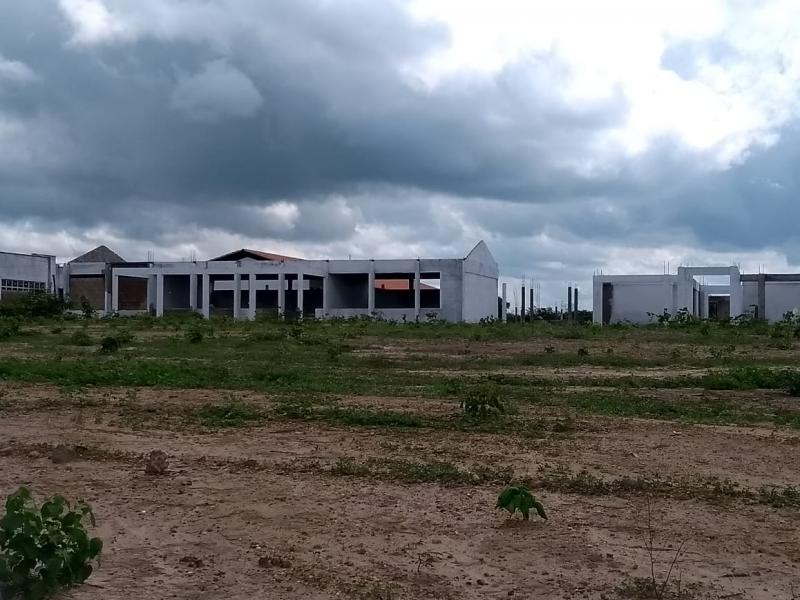 Obra parada na cidade de Pimenteiras 