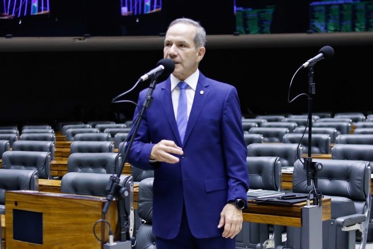 General Peternelli, relator da medida provisória - (Foto: Elaine Menke/Câmara dos Deputados)