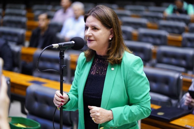 Carmem Zanotto: 