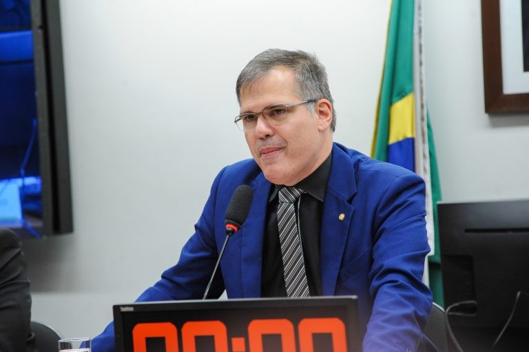 Delegado Antônio Furtado: má prestação de serviços pelos Correios tem deixado consumidores insatisfeitos - (Foto: Billy Boss/Câmara dos Deputados)