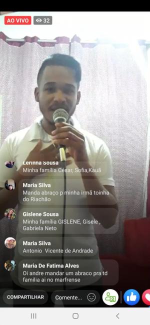 Foto reprodução André sendo acompanhando na live 