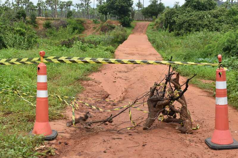 Ponte interditada no povoado Alegre, zona rural de Picos (Foto: Maria Ivonete)