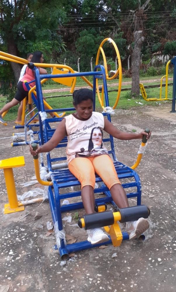 Foto divulgação pessoas praticando atividades físicas 