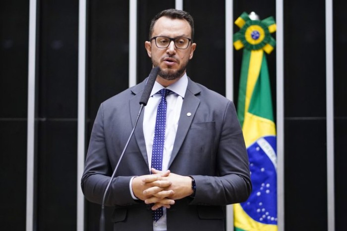 Deputado Matheus Laiola, autor do projeto de lei - (Foto: Pablo Valadares / Câmara dos Deputados)
