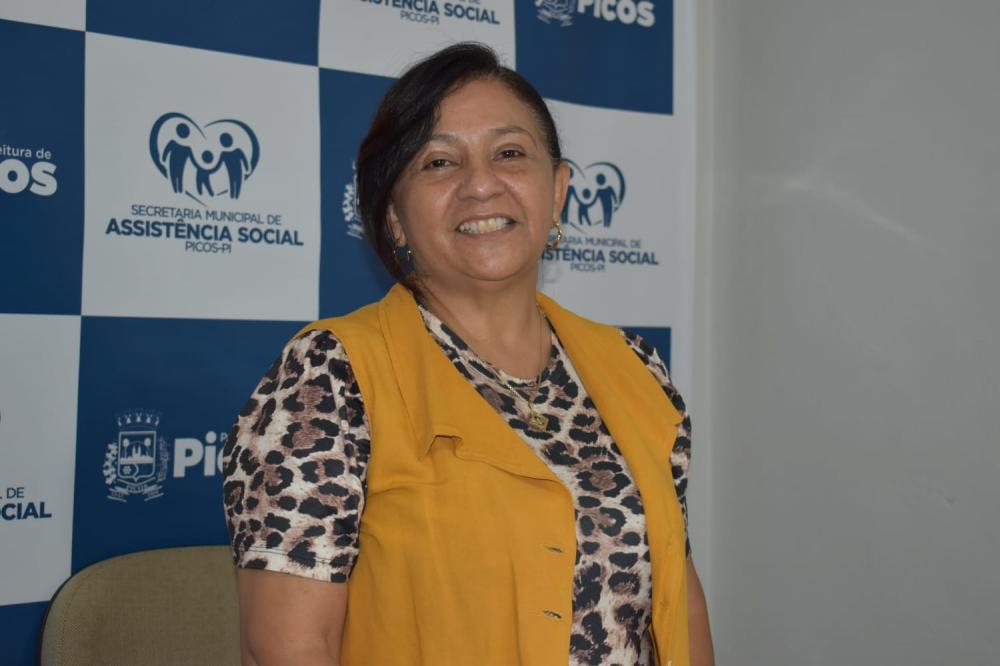 Coordenadora do CadÚnico, Núbia Cristina (Foto: Jackelany Vasconcelos)