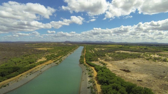 Canal da transposição do rio S. Francisco, no sertão nordestino - (Foto: Ministério da Integração Nacional)