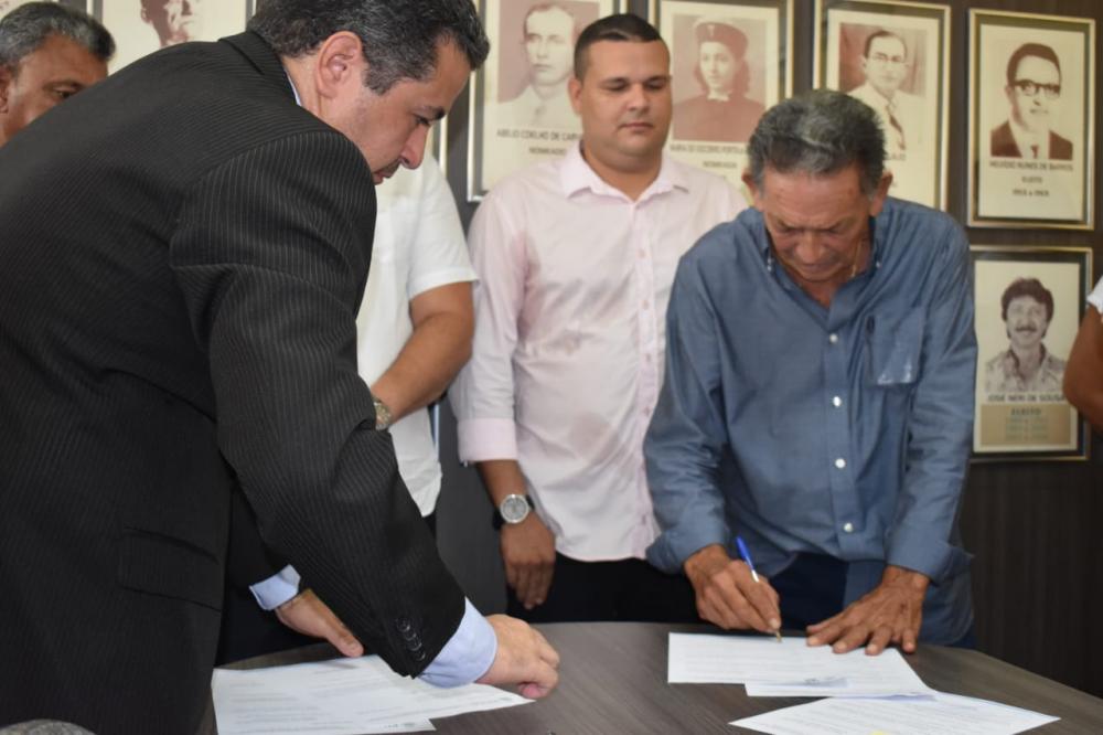 Prefeito Gil Paraibano assina posse de novos secretários – Fotos- Iaquelly Sousa