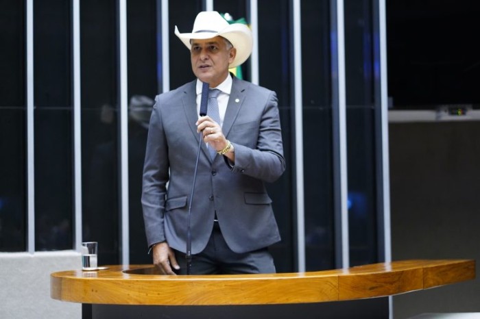 O autor da proposta, deputado Marco Brasil - (Foto: Pablo Valadares/Câmara dos Deputados)