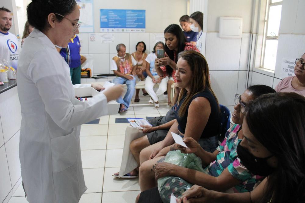 Pacientes foram contemplados com informações importantes acerca dos malefícios do tabaco (Foto: Roberto Oliveira)