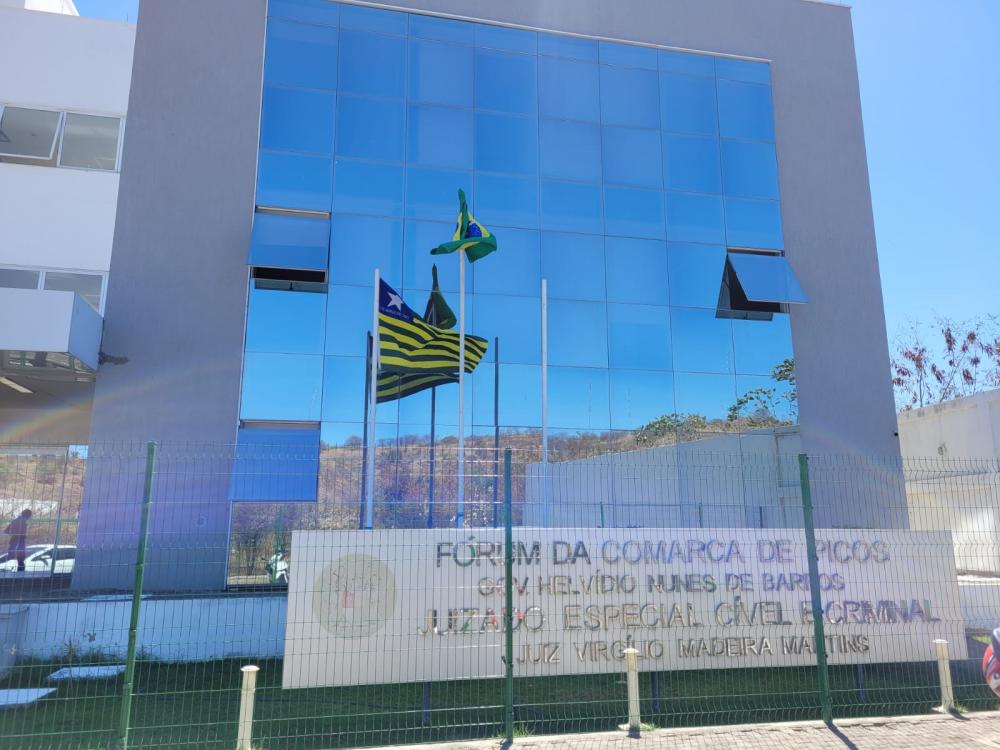 Sede do Fórum da Comarca de Picos (Foto: Maria Ivonete)