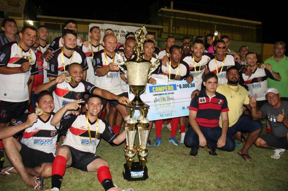 Equipe do Ajax é a campeã do Campeonato de Futebol Amador de Picos 2023 (Foto: Roberto Oliveira)