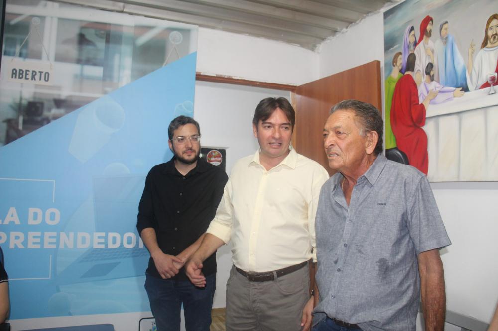 Secretário de Saúde, Aldo Gil, secretário de Turismo e Desenvolvimento Econômico, Iata Rodrigues e prefeito Gil Marques de Medeiros