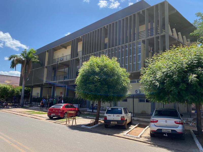 Sede da Prefeitura de Picos (Foto: Isael Pereira)