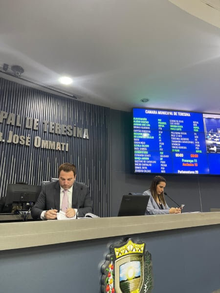 Vereador Markim Costa durante sessão na Câmara Municipal de Teresina 