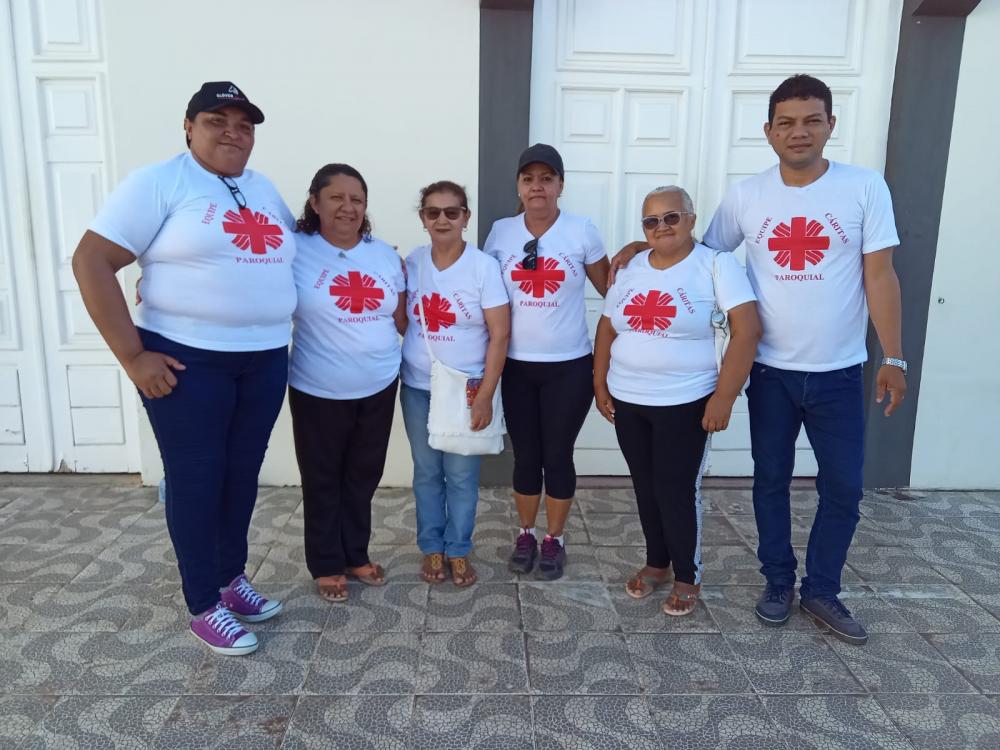Parte da Equipe Cáritas da Paróquia São Francisco de Assis em Picos (Foto: Jucelma Sales)