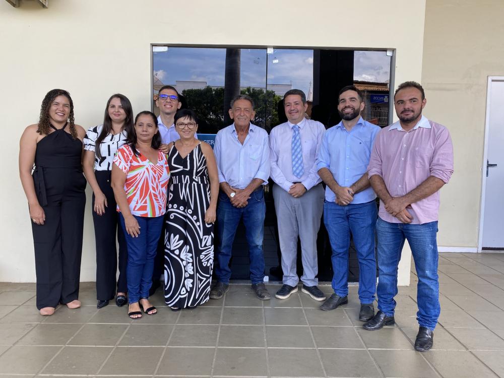 Novos servidores públicos empossados (Foto: Fátima Miranda)