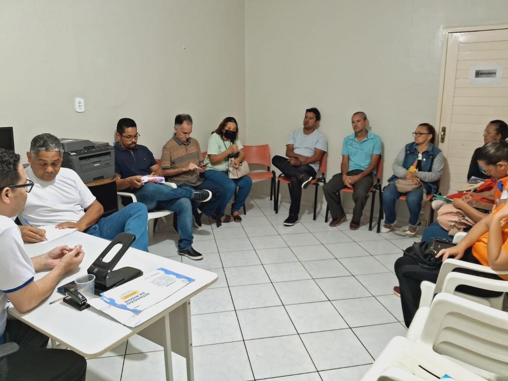 Autoridades municipais reunidas para discutir estratégias de combate ao Aedes aegypti (Foto: Arquivo Pessoal)