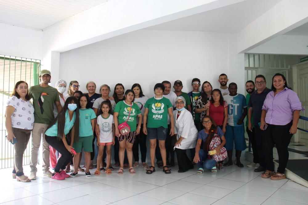 A vacinação aconteceu na sede da APAE (Foto: Maysa Martins)