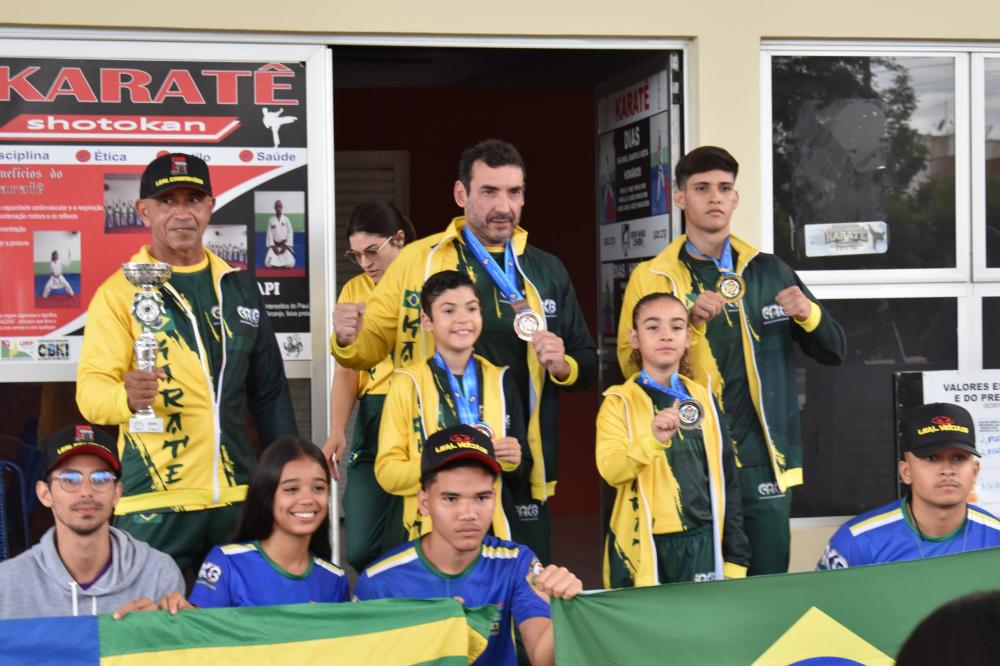Recepção dos atletas campões de karatê (Foto: Emanuelle Rodrigues)