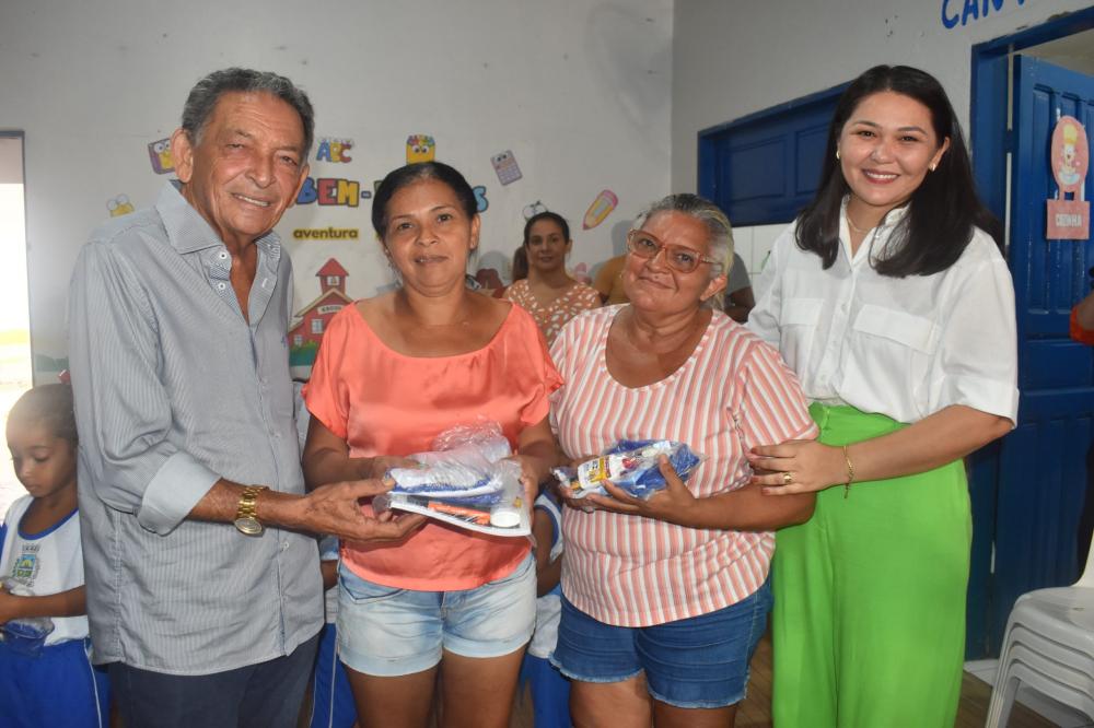 Educação de Picos inicia entrega de fardamentos escolares para os 10 mil alunos da rede pública (Foto: Ivonete Reis)