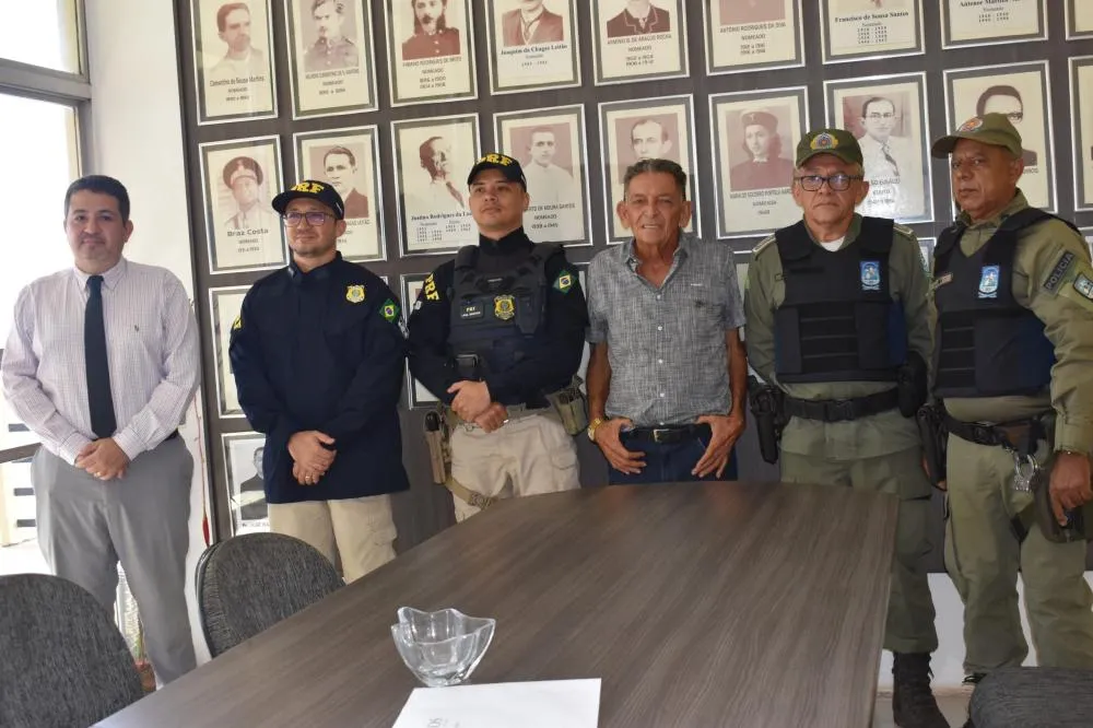 A reunião aconteceu na sede do poder executivo municipal (Foto: Rawena Sousa)