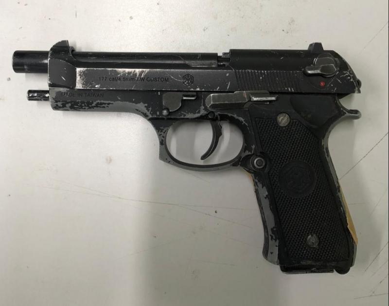 Arma utilizada no crime.