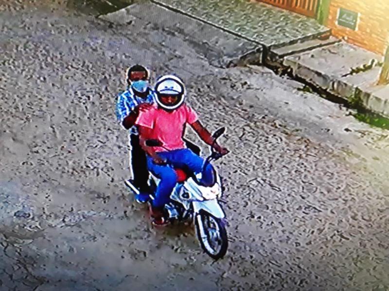 Suspeitos foram identificados por câmeras de segurança. 