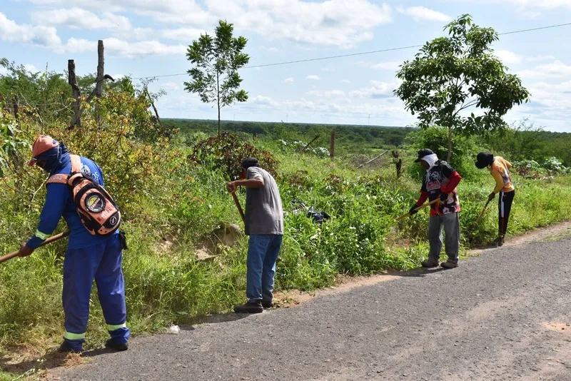 Os trabalhos de limpeza chegarão a todos os bairros de Picos. (Foto: Isael Pereira)