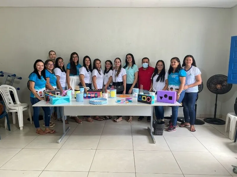 Entre as ações realizadas, destacam-se jogos pedagógicos, pintura, montagem de quebra-cabeças, brincadeiras de equilíbrio e coordenação motora.