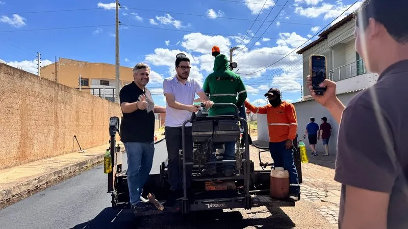 Obras de asfalto melhorarão a mobilidade urbana de Picos (Foto: Larissa Araújo)