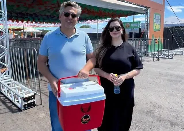 Por questões de segurança, a organização informa que não será permitida a entrada de coolers contendo gelo, tendo em vista que o material poderá ser utilizado para camuflar, por exemplo, a entrada de armas no evento.