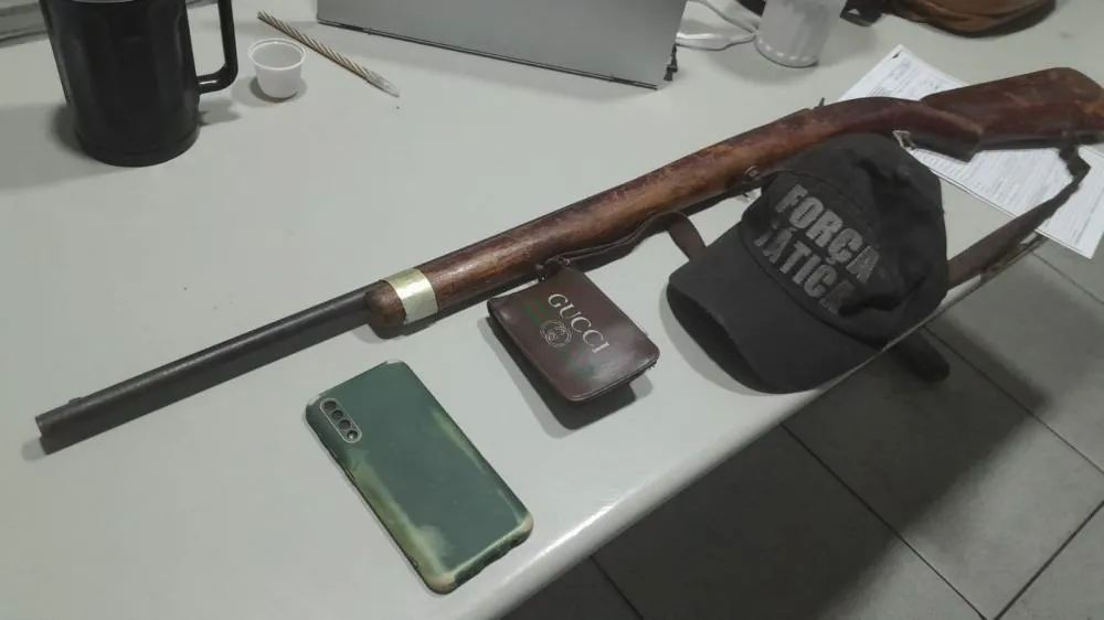 Homem é preso após ser flagrado com espingarda em metalúrgica na zona Sudeste de Teresina