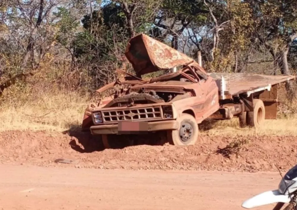 Tragédia! Três homens morrem e um fica gravemente ferido após caminhão capotar no Piauí