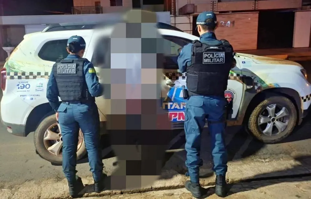 Homem é conduzido à Central de Flagrantes após ser flagrado com pistola e munições durante o Festival Atemporal, em Picos