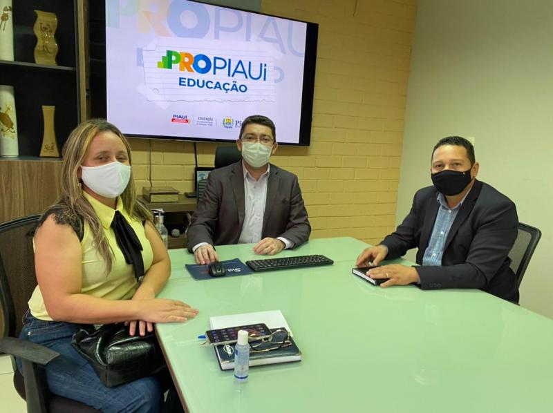 Secretário de Educação Ellen Gera