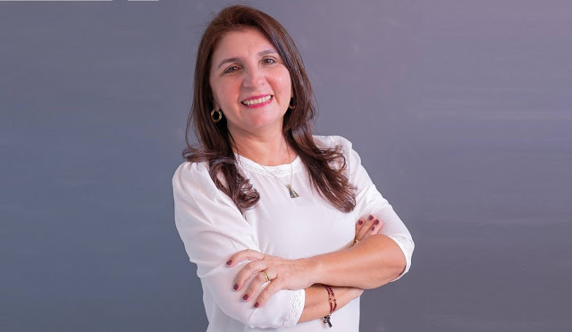 Prefeita de Luis Correia Maninha Fontenele