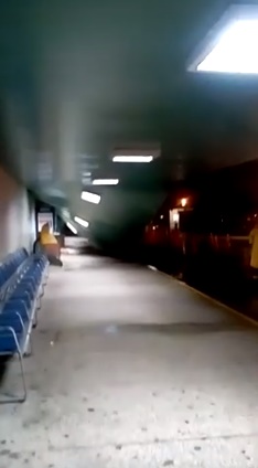 Parte do teto do aeroporto de Teresina cai após forte chuva