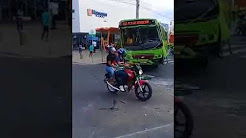 Colisão entre ônibus deixa passageiros feridos na Avenida Frei Serafim