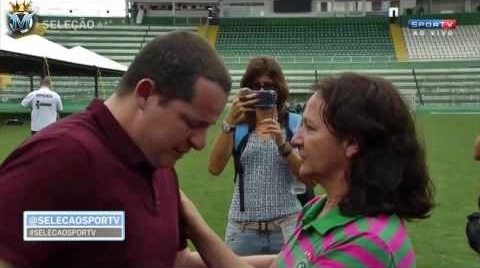 Repórter do Sportv chora ao vivo junto com a mãe de Danilo da Chapecoense